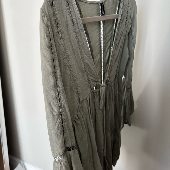 Gorgeous top/ cover up - Picture 6 of 11